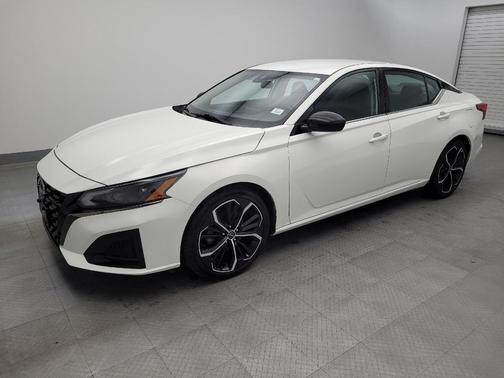 2023 Nissan Altima SR FWD