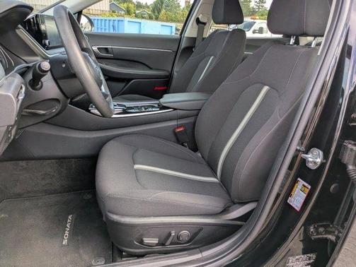 2022 Hyundai SONATA SEL