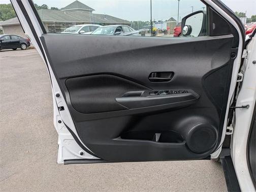 2022 Nissan Kicks S