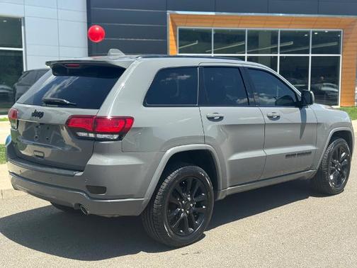 2021 Jeep Grand Cherokee LAREDO