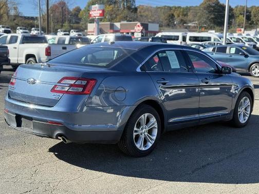 2018 Ford Taurus SEL
