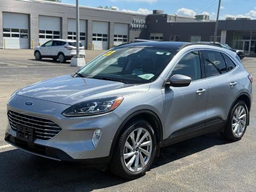 2022 Ford Escape TITANIUM
