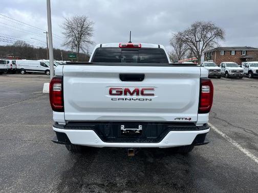 2023 GMC Canyon AT4
