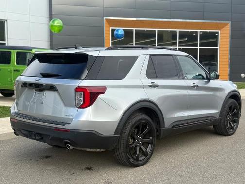 2023 Ford Explorer ST-LINE
