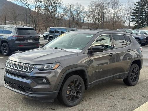 2022 Jeep Compass LATITUDE LUX