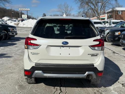 2022 Subaru Forester TOURING