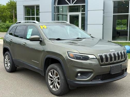 2019 Jeep Cherokee LATITUDE PLUS