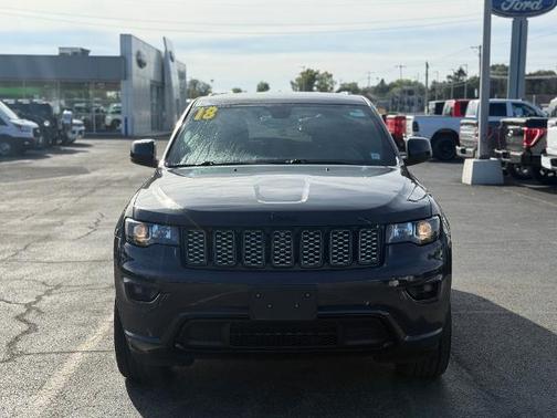 2018 Jeep Grand Cherokee LAREDO