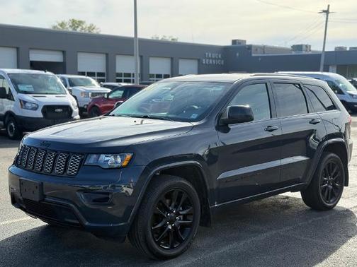 2018 Jeep Grand Cherokee LAREDO