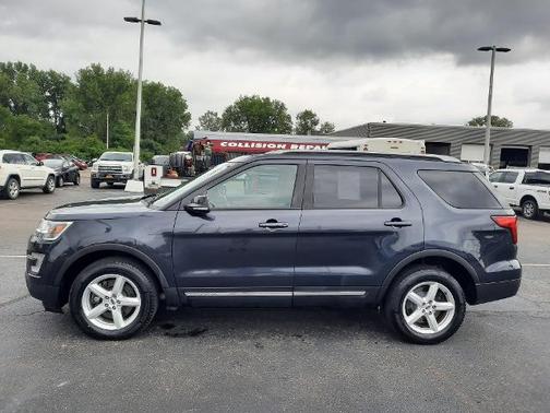 SMOKED QUARTZ MET TINTED CC 2017 Ford Explorer XLT