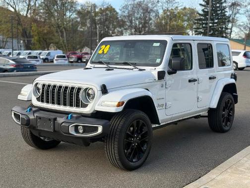 2024 Jeep Wrangler SAHARA