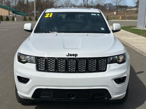 2021 Jeep Grand Cherokee LAREDO