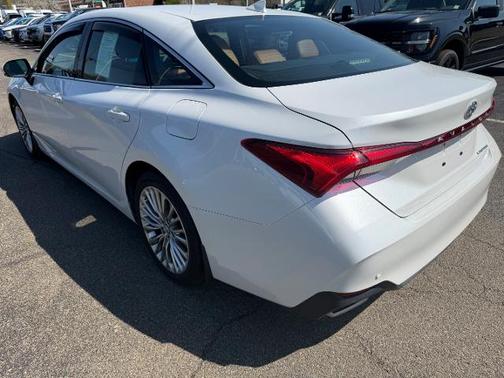 White 2020 Toyota Avalon LIMITED