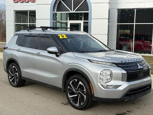 2022 Mitsubishi Outlander ES