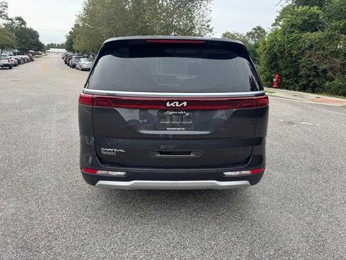2024 Kia Carnival LX