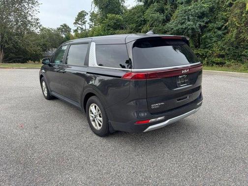 2024 Kia Carnival LX