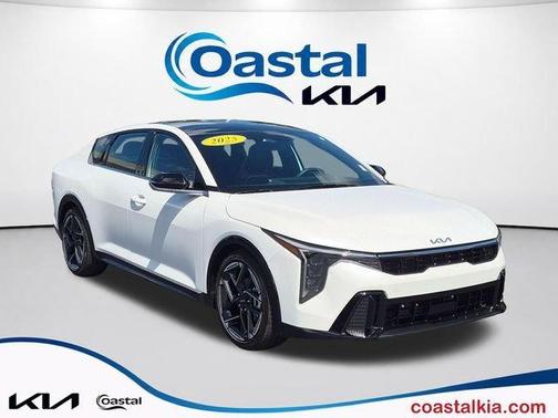White 2025 Kia K4 GT-Line