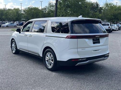 2023 Kia Carnival LX