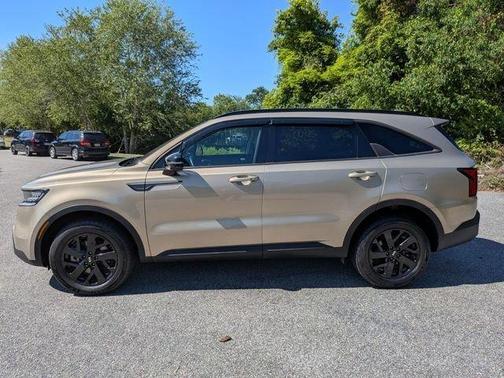 Tan 2021 Kia Sorento S