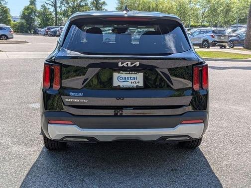 Black 2024 Kia Sorento LX