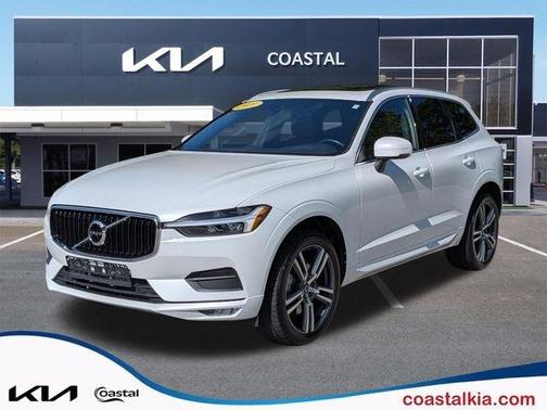 White 2021 Volvo XC60 T6 Momentum