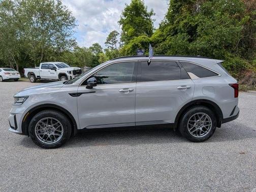 Gray 2022 Kia Sorento EX