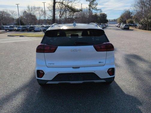2022 Kia Niro LXS SE