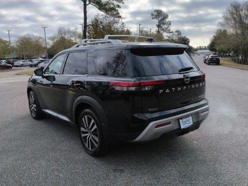 2022 Nissan Pathfinder Platinum