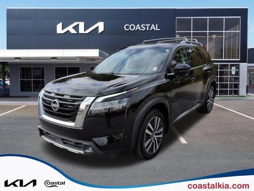 2022 Nissan Pathfinder Platinum