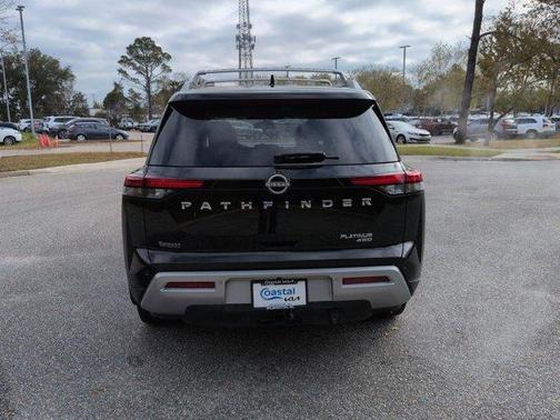 2022 Nissan Pathfinder Platinum