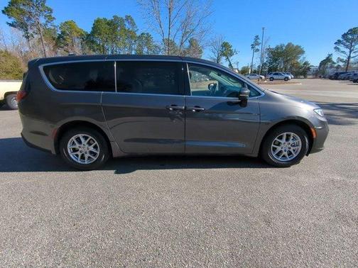 2023 Chrysler Pacifica Touring-L