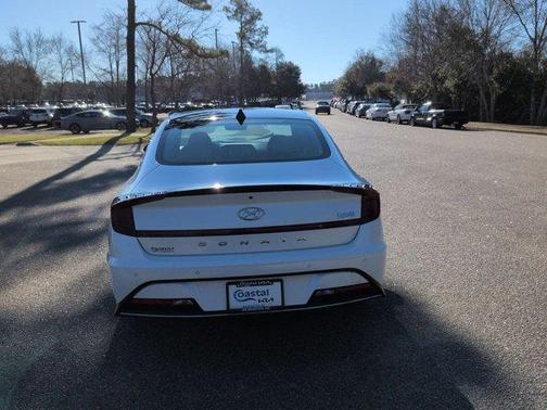 2022 Hyundai SONATA Hybrid Limited