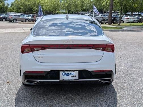 White 2023 Kia K5 LXS