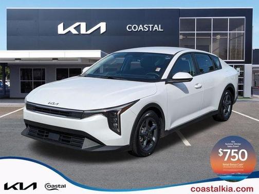 White 2025 Kia K4
