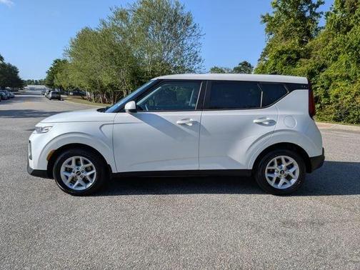 White 2021 Kia Soul S