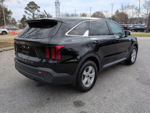 2022 Kia Sorento LX