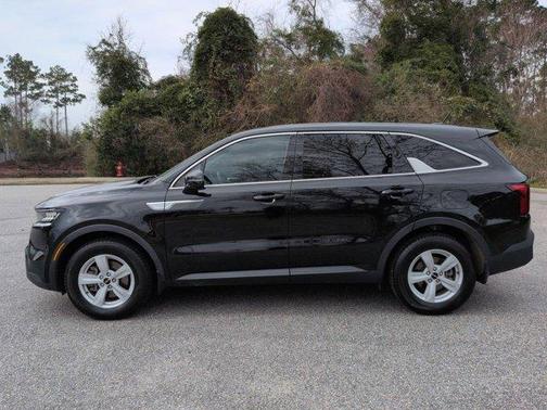 2022 Kia Sorento LX