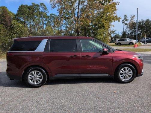 2023 Kia Carnival LX