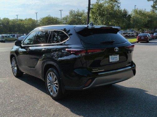 2024 Toyota Highlander Platinum