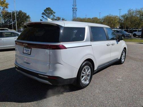 2024 Kia Carnival LX