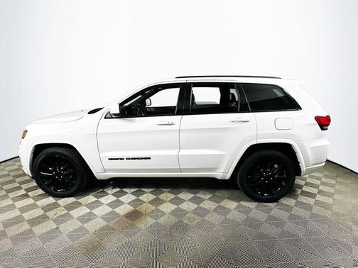 2018 Jeep Grand Cherokee LAREDO