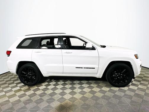 2018 Jeep Grand Cherokee LAREDO