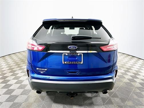 2020 Ford Edge SE