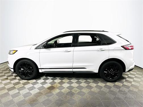 2023 Ford Edge SE