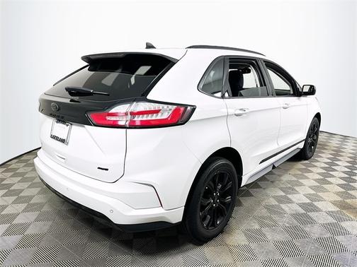 2023 Ford Edge SE