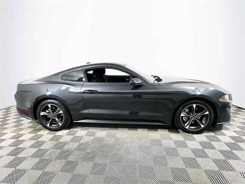 2022 Ford Mustang ECOBOOST