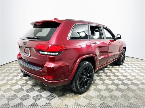 2020 Jeep Grand Cherokee LAREDO