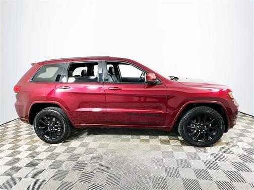 2020 Jeep Grand Cherokee LAREDO