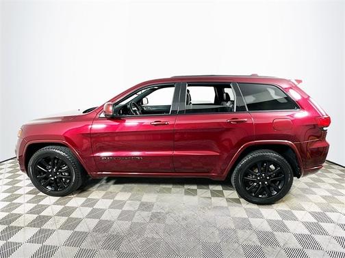 2020 Jeep Grand Cherokee LAREDO