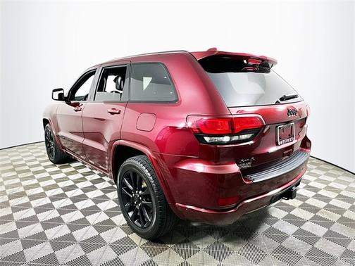 2020 Jeep Grand Cherokee LAREDO
